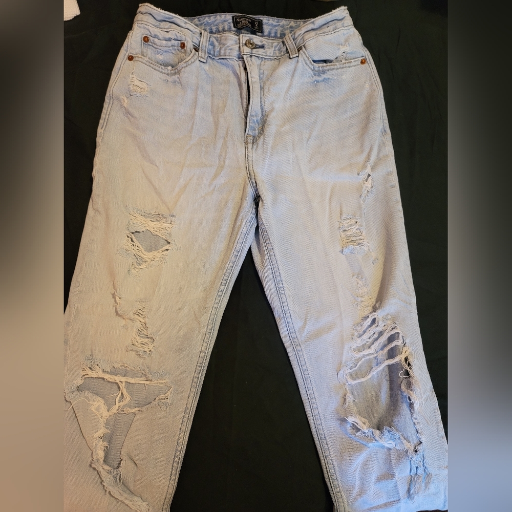 Ripped Abercrombie high waisted girlfriend jeans. size 4, 27 waist
